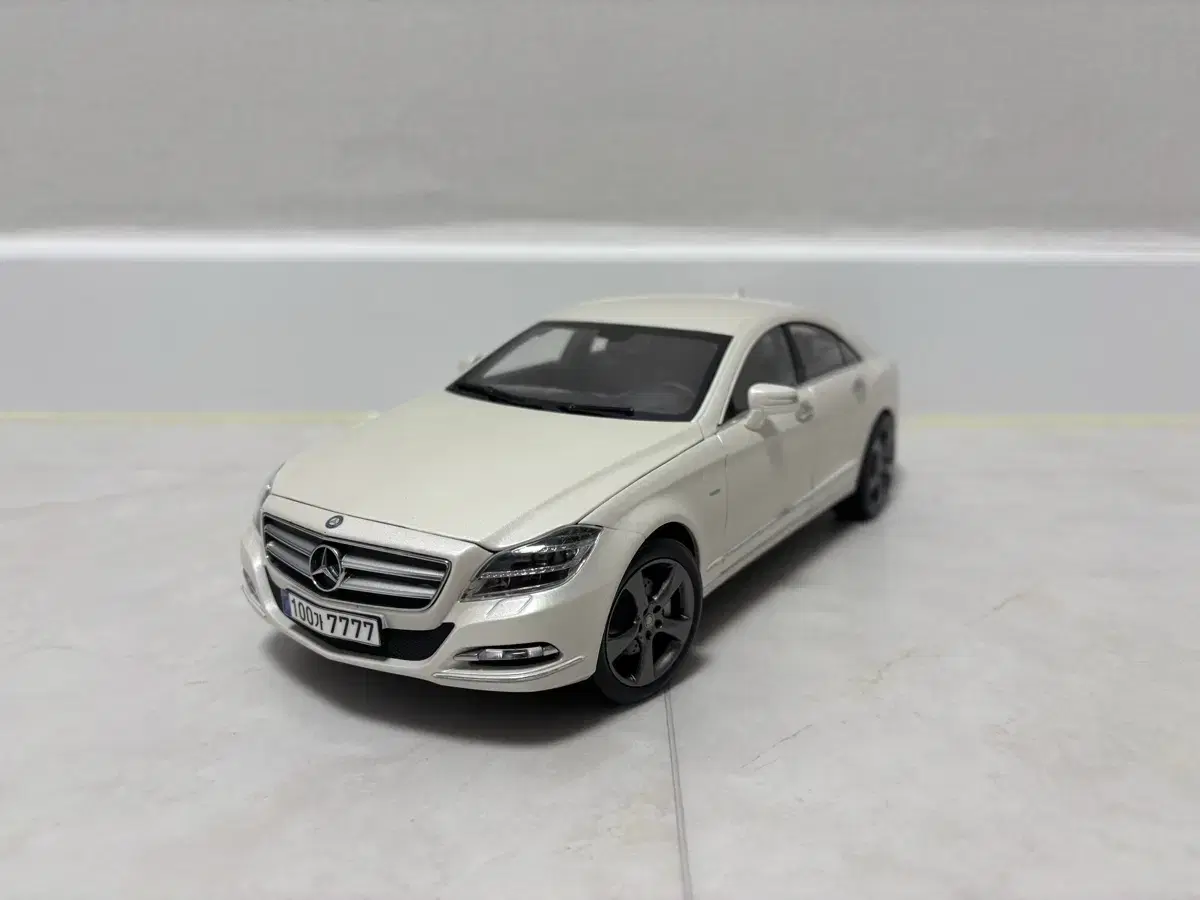 1:18 노레브 HQ 벤츠 CLS 350 다이캐스트 판매합니다 !